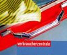 Den Ratgeber "Ihr Recht auf Reisen" gibt es bei den Verbraucherzentralen.