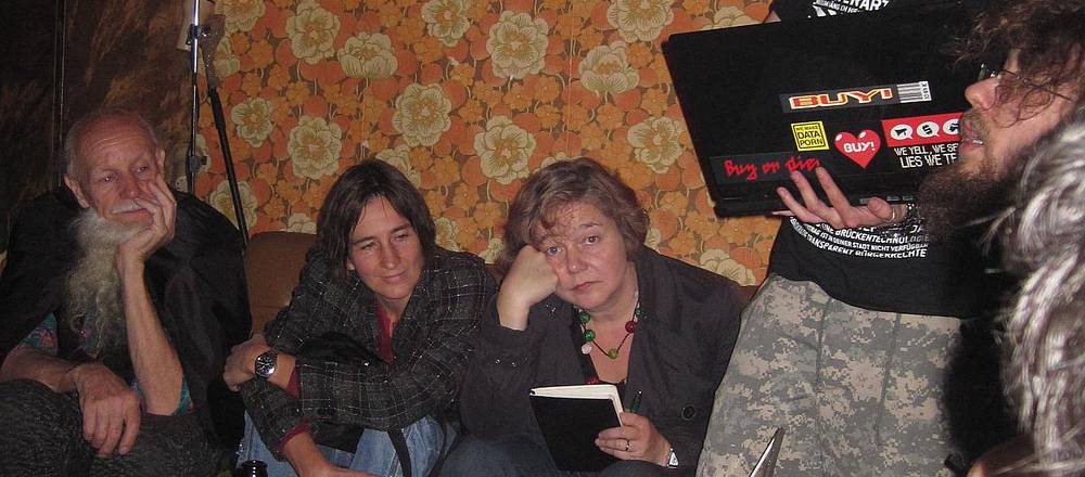 Piraten erklären Interessierten ihr Internet |Foto: Koch Piraten erklären Interessierten ihr Internet |Foto: Koch